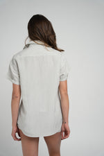 Cargue la imagen en el visor de la galería, The Tencel Striped Cuban Women Shirt
